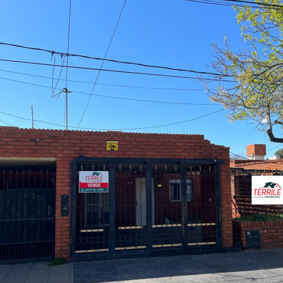 Pergamino Casa c/ pileta en venta - Bolivia al 1000