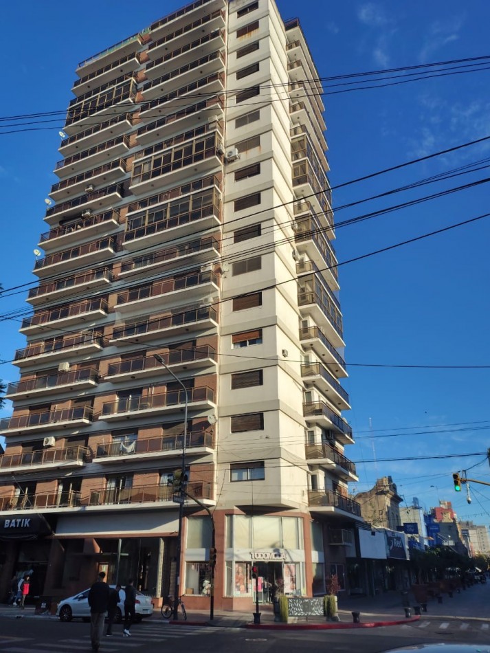 Pergamino Dpto en venta 2 Dorm Edif. Monarca - Av. de Mayo al 500 