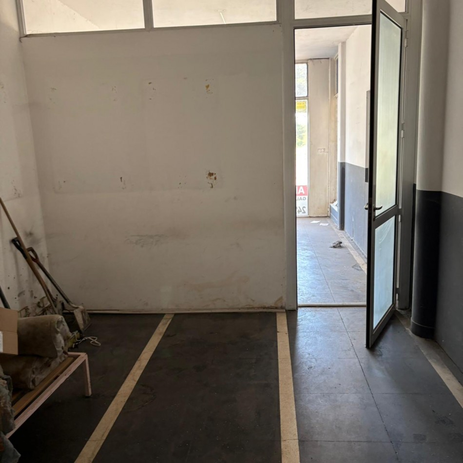 PERGAMINO. MAGNIFICO PREDIO EN BLOK DE 3123 M2 SOBRE RUTA NAC 188. UNICO