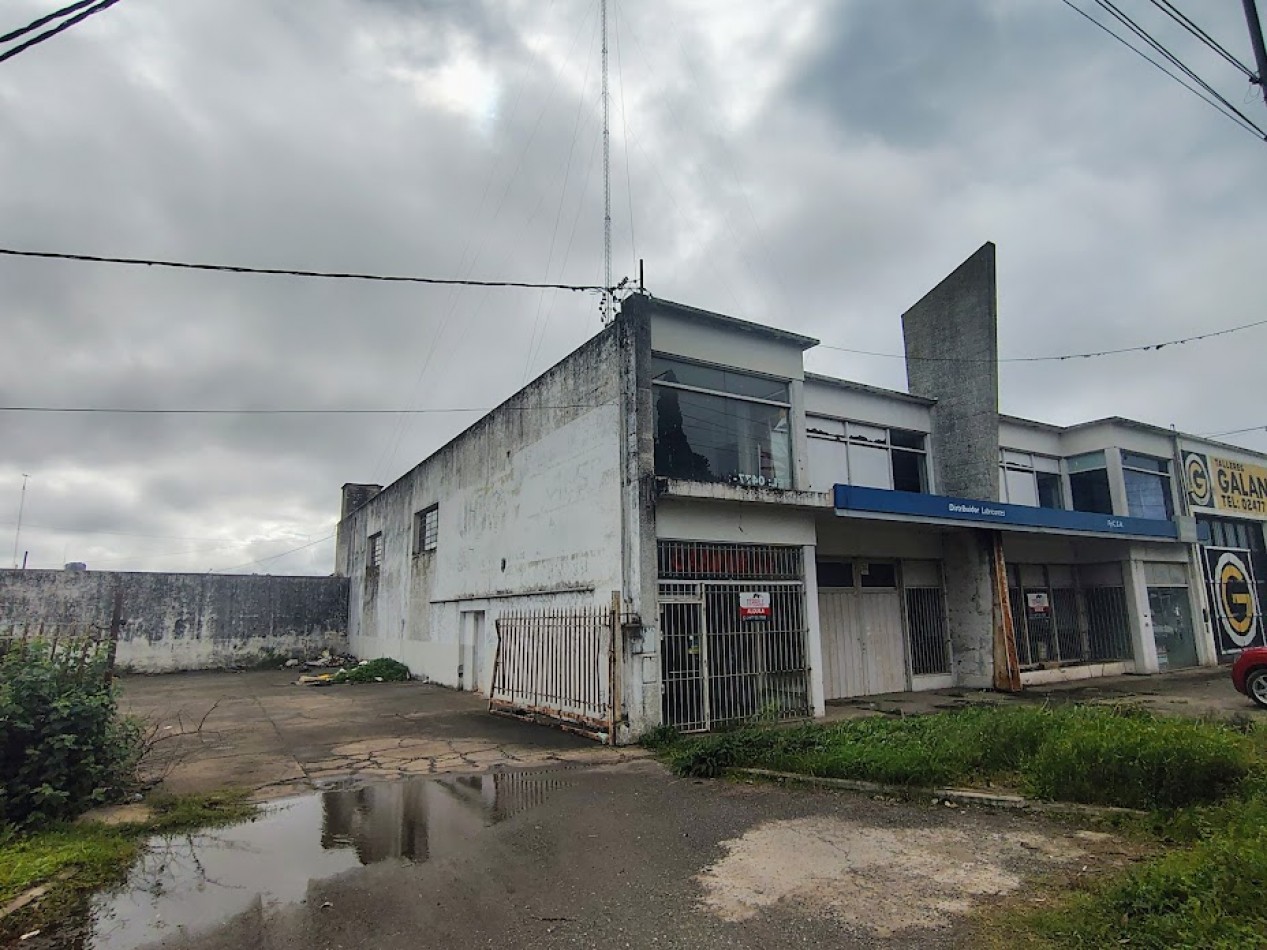 PERGAMINO. MAGNIFICO PREDIO EN BLOK DE 3123 M2 SOBRE RUTA NAC 188. UNICO