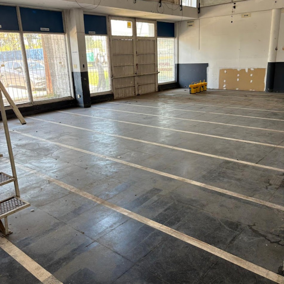 PERGAMINO. MAGNIFICO PREDIO EN BLOK DE 3123 M2 SOBRE RUTA NAC 188. UNICO