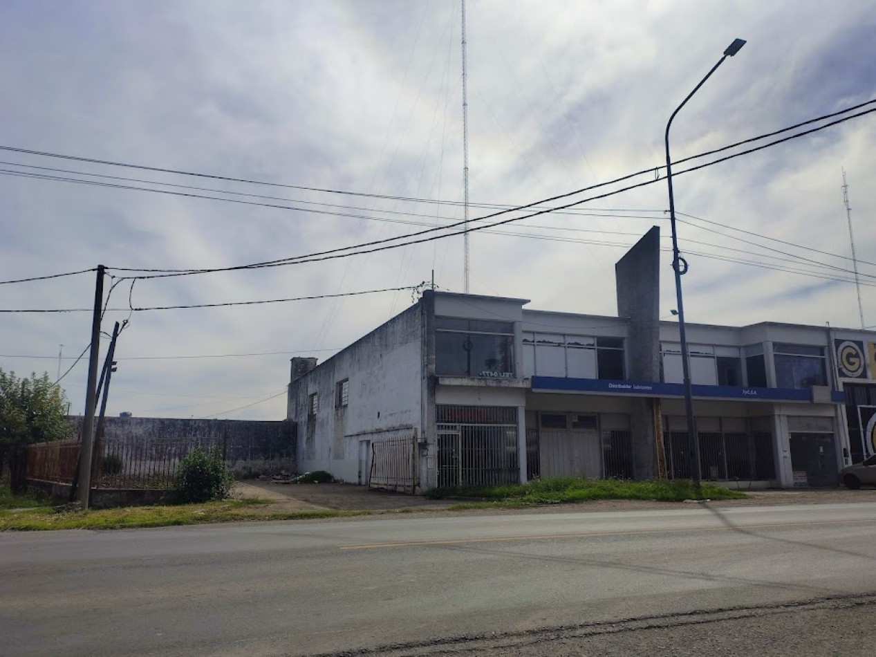 PERGAMINO. MAGNIFICO PREDIO EN BLOK DE 3123 M2 SOBRE RUTA NAC 188. UNICO