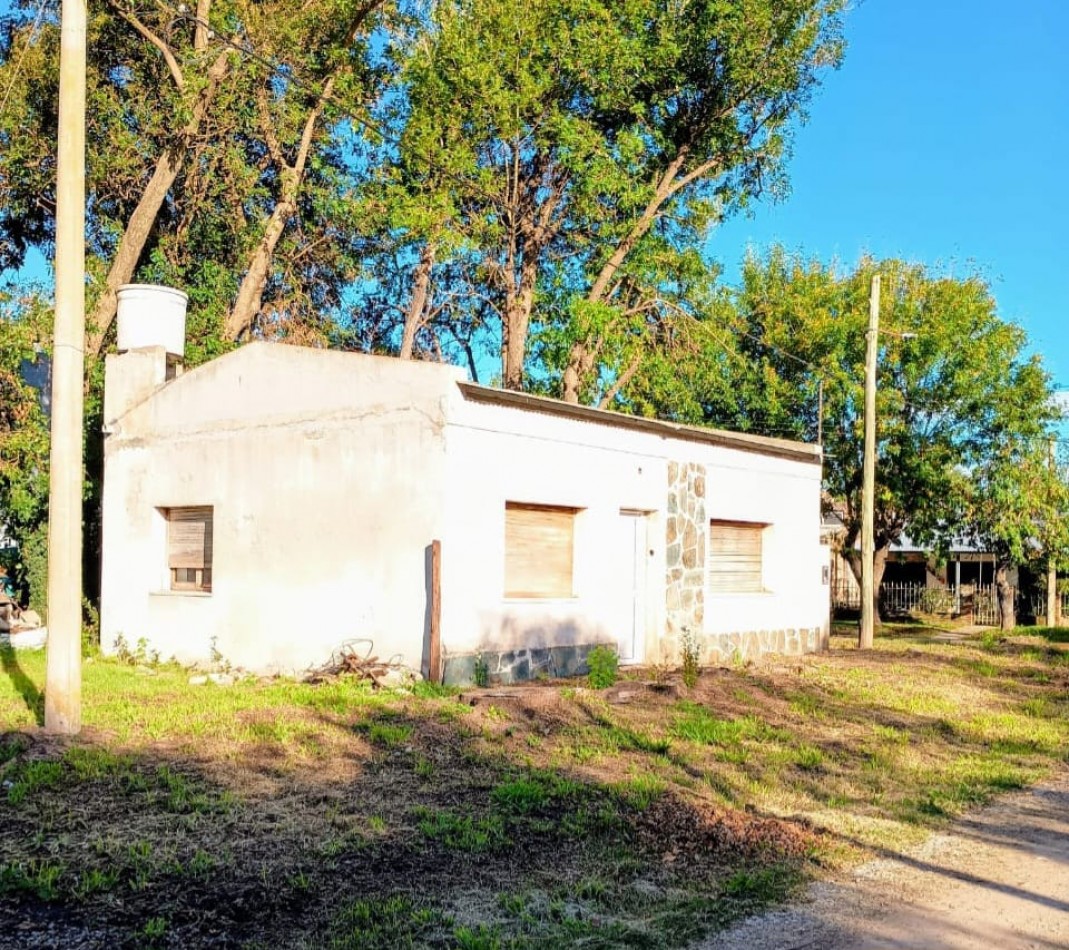 Mariano H. Alfonzo Oportunidad Casa 1 Dorm en venta - Mariano Moreno y 12 de Octubre 