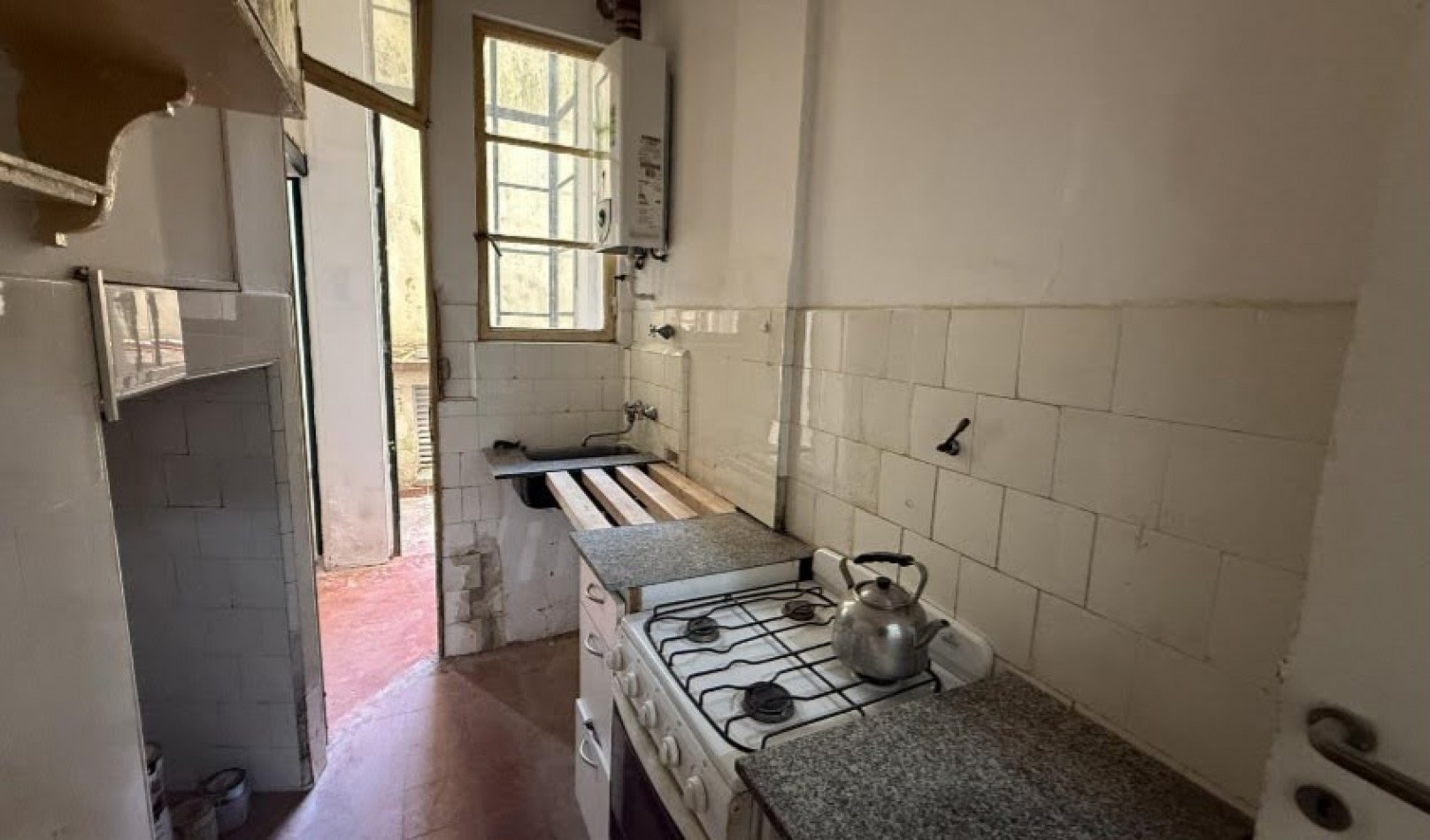 DEPTO 1 DORMITORIO y DEPENDENCIAS SERVICIO. EXTERNO RODRIGUEZ PEÑA al 400 a MTS DE AVDA CORRIENTES