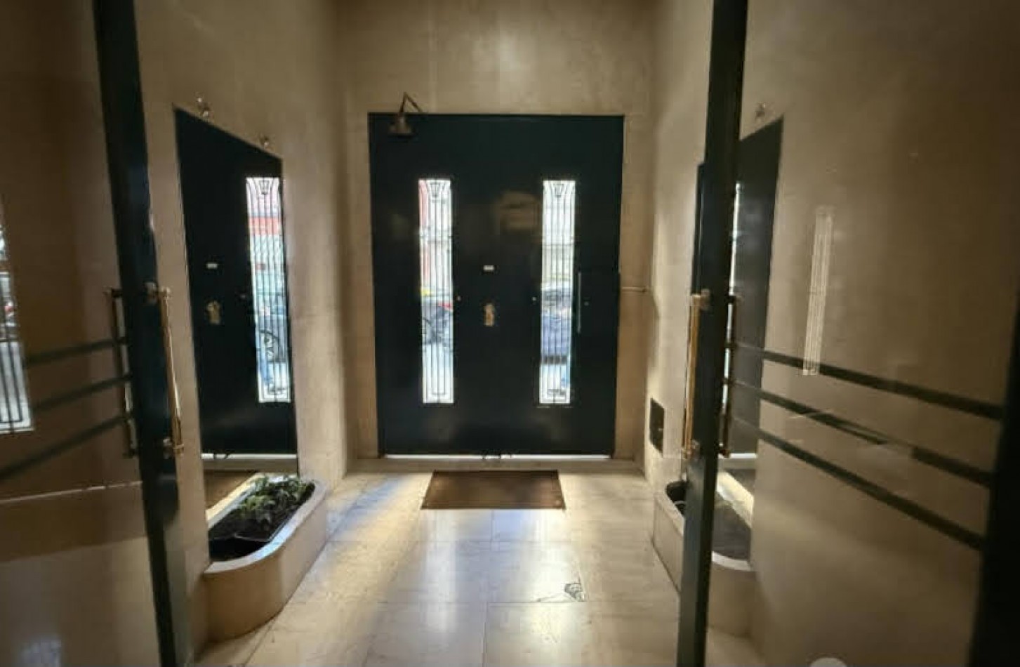 DEPTO 1 DORMITORIO y DEPENDENCIAS SERVICIO. EXTERNO RODRIGUEZ PEÑA al 400 a MTS DE AVDA CORRIENTES