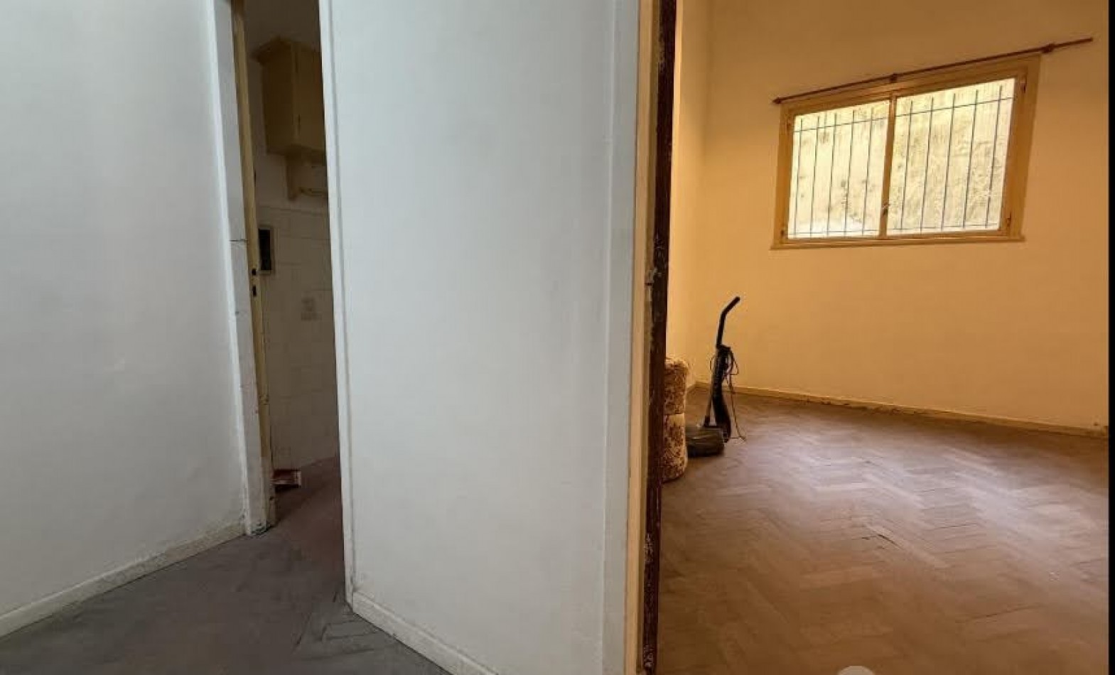 DEPTO 1 DORMITORIO y DEPENDENCIAS SERVICIO. EXTERNO RODRIGUEZ PEÑA al 400 a MTS DE AVDA CORRIENTES