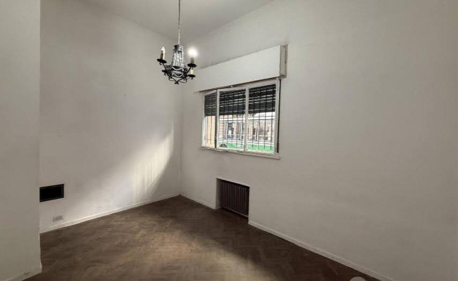 DEPTO 1 DORMITORIO y DEPENDENCIAS SERVICIO. EXTERNO RODRIGUEZ PEÑA al 400 a MTS DE AVDA CORRIENTES