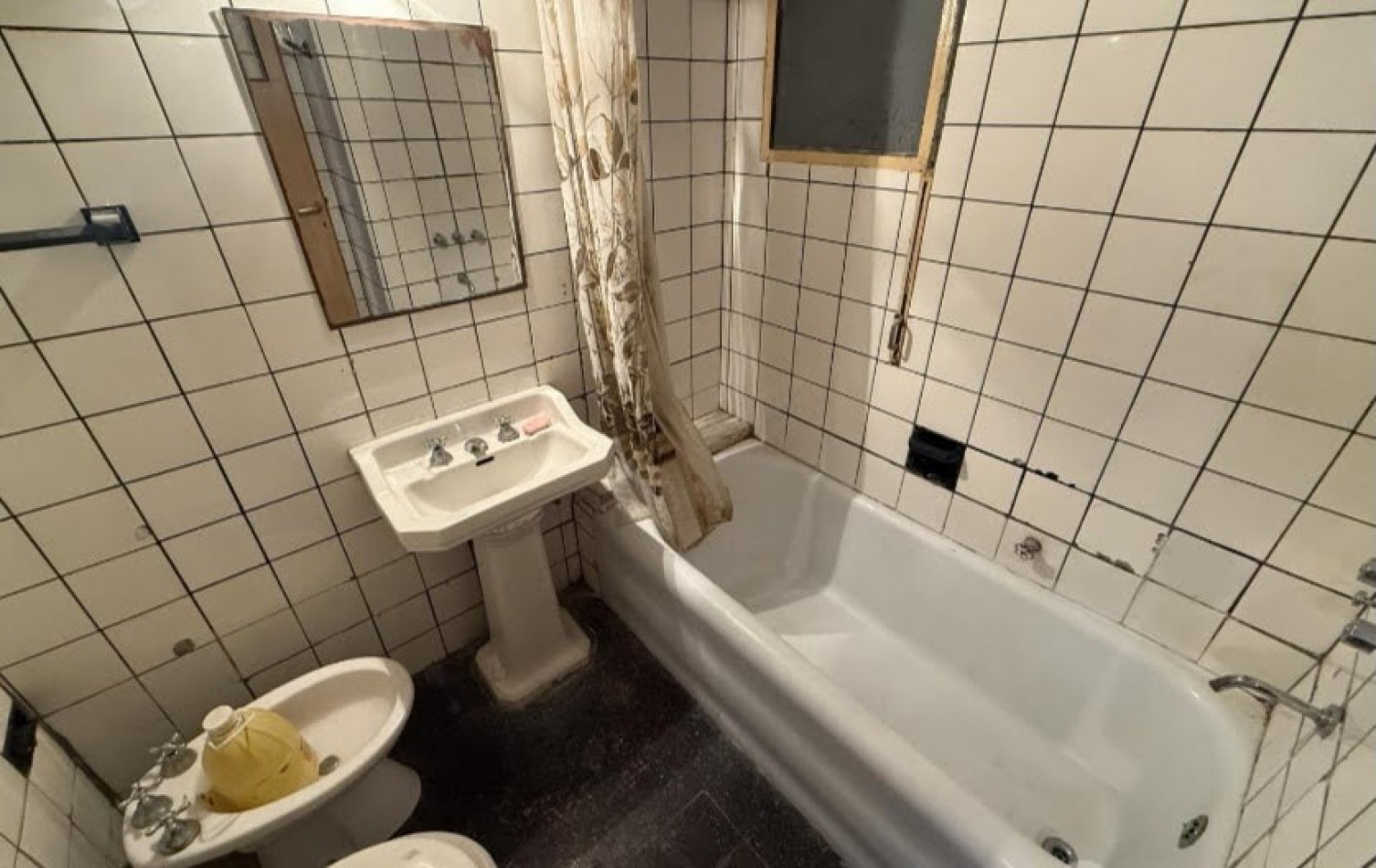 DEPTO 1 DORMITORIO y DEPENDENCIAS SERVICIO. EXTERNO RODRIGUEZ PEÑA al 400 a MTS DE AVDA CORRIENTES