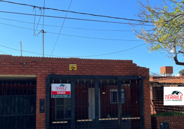 Pergamino Casa c/ pileta en venta - Bolivia al 1000